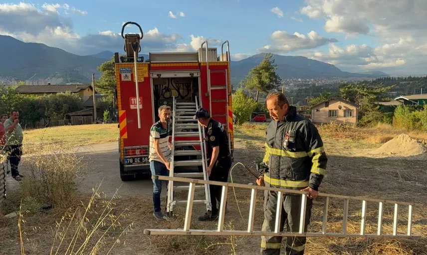 Karabük'te kuyuya düşen sokak köpeği itfaiye tarafından kurtarıldı