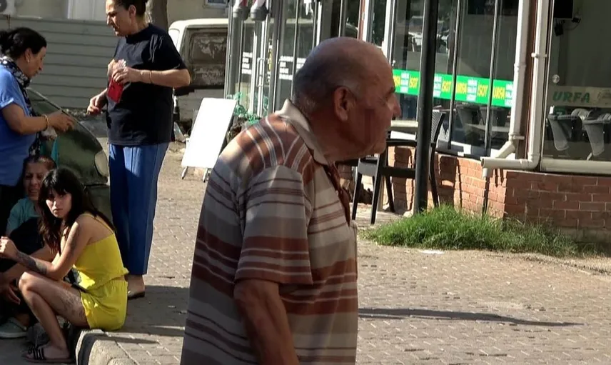 Antalya'da mutfakta yangın: 3 kişi dumandan etkilendi