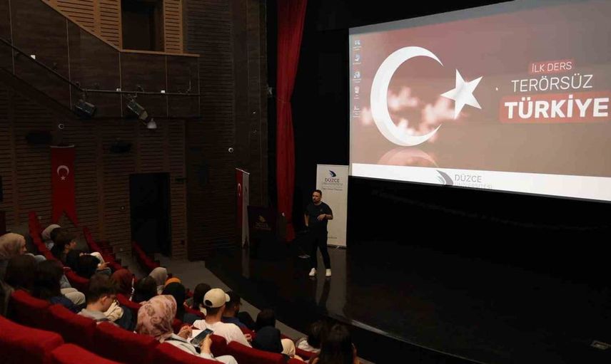 Düzce Üniversitesi 2026-2027 akademik yılını açtı: İlk ders sosyal bütünleşme üzerine