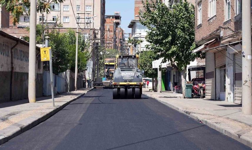 Bağlar'daki caddeler yenilendi: Esnaftan belediyeye teşekkür