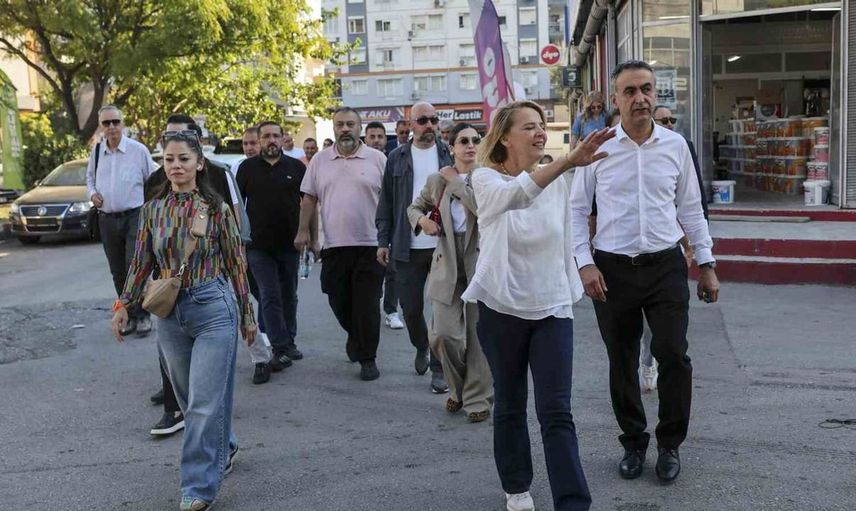 Antalya esnafı ile buluşan ATSO başkan adayı Hatice Öz, destek sözü aldı