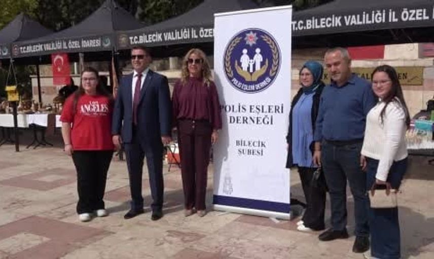 Bilecik'te üniversite öğrencilerine destek için hayır çarşısı düzenlendi