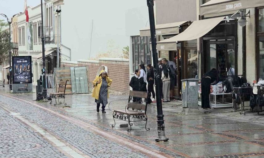 Edirne’de sonbahar yağmurları günlük yaşamı etkiliyor