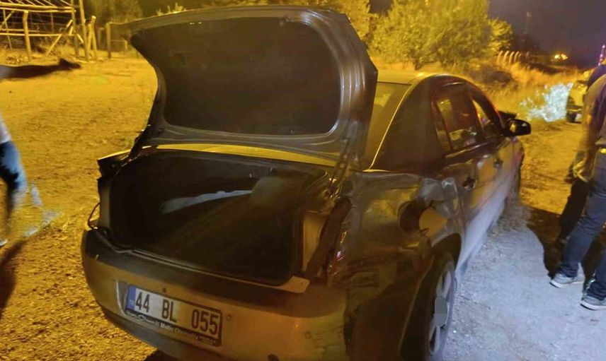 Malatya'da tır ile iki otomobil çarpıştı: 7 yaralı