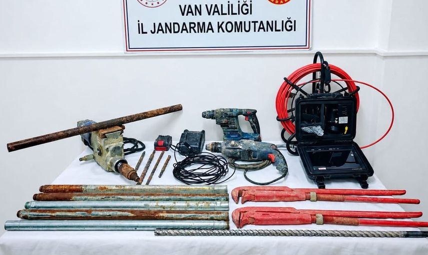 Kaçak kazı yapan iki kişi Van'da suçüstü yakalandı