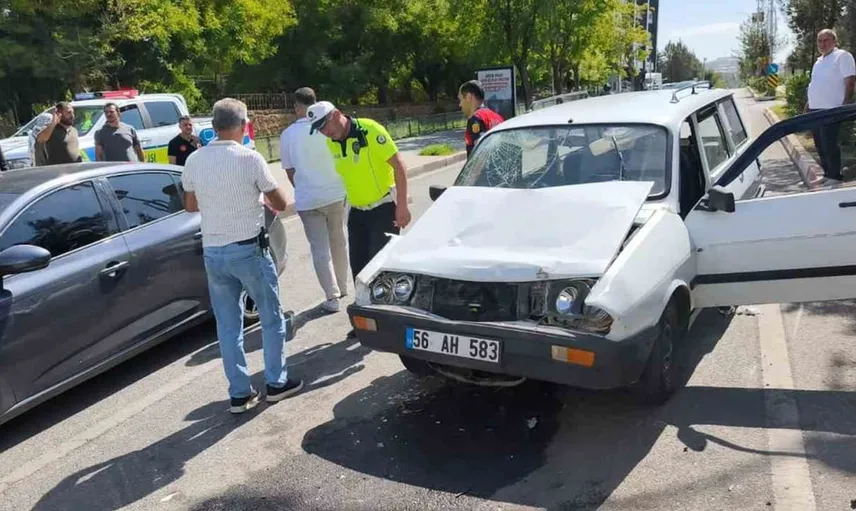 Siirt’te trafik kazasında iki kişi yaralandı