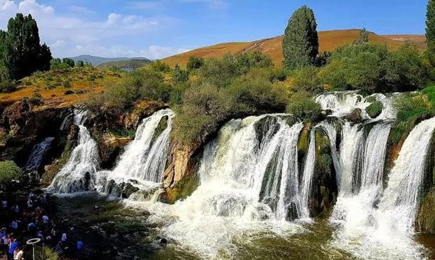 Muradiye şelalesinde faciaya sebep olan düşüş: 4 yaşındaki çocuk hayatını kaybetti