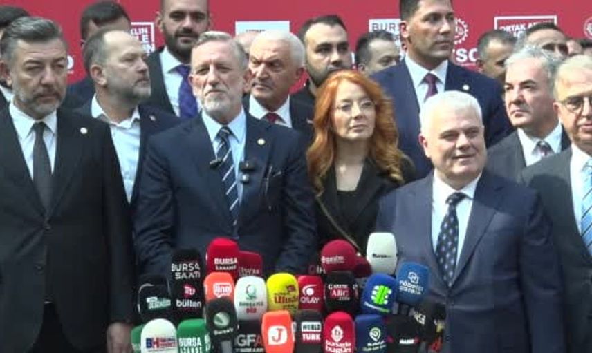 Bursa Ticaret ve Sanayi Odası'nda tarihi seçim: İbrahim Burkay huzur içinde oy kullanıyor