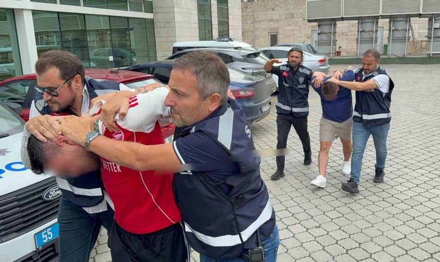 Samsun'da aranan hükümlü evinde silahlarla yakalandı