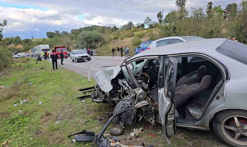 Vezirköprü'de yaşanan trafik kazasında sürücü hayatını kaybetti