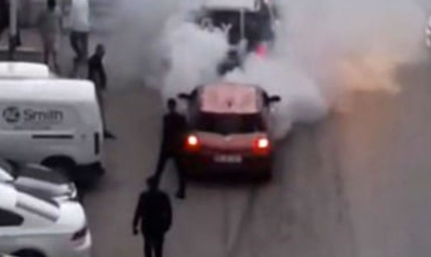 Lastik yakarak trafiği tehlikeye atan sürücüye ceza kesildi