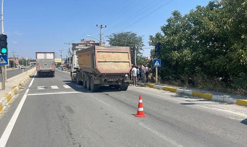 Keşan’da tırın çarptığı yaşlı adam hastanede hayatını kaybetti