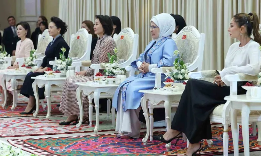 Emine Erdoğan, Kırgızistan'daki lider eşleriyle etkinlikte buluştu