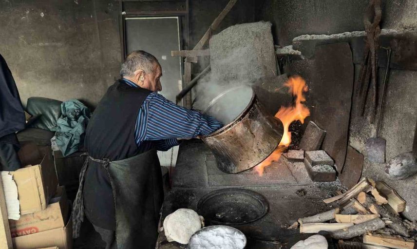 70 yıllık usta kalaycılığın son temsilcisi: Ali Karakaranfil'in öyküsü