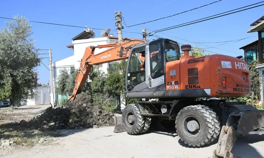 Kuşadası'nda yeni yol çalışmaları ile ulaşım kalitesi artıyor