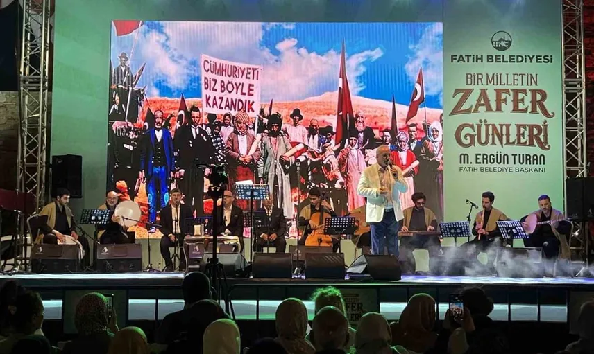 Fatih'te Mevlid Kandili programı vatandaşların yoğun ilgisini çekti