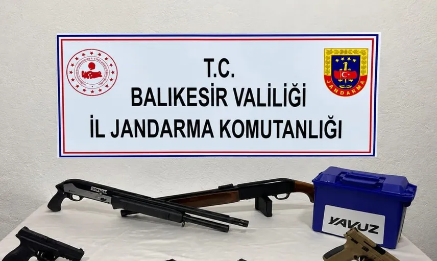 Balıkesir'de silah ticaretine yönelik operasyon: 10 kişi gözaltına alındı