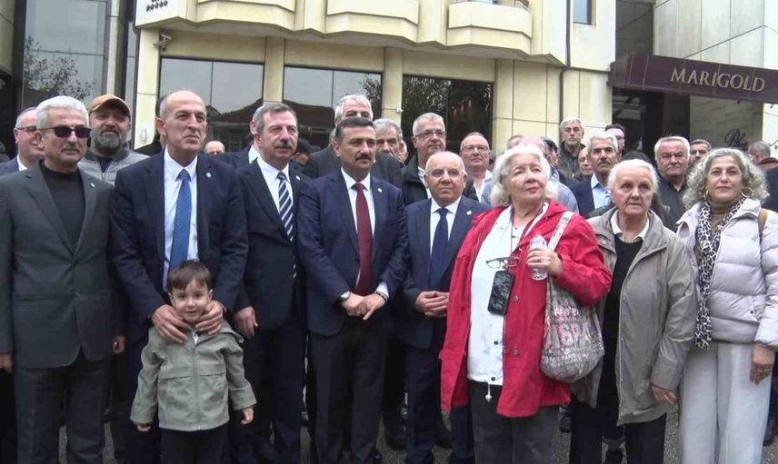 Bursa'nın tarihi hastanesinin taşınmasına karşı yürüyüş: sağlıkta geriye gidiş mi?