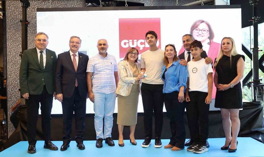 Şahin, Gazi Şehrin 2026 YKS ve LGS şampiyonlarıyla buluştu