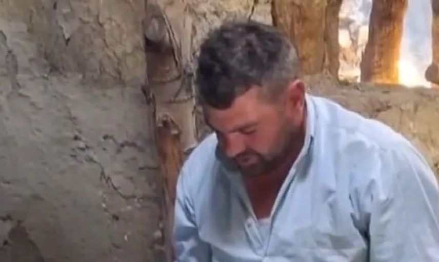 Memleketine dönüş yaparak özlediği tandır ekmeğini pişirdi