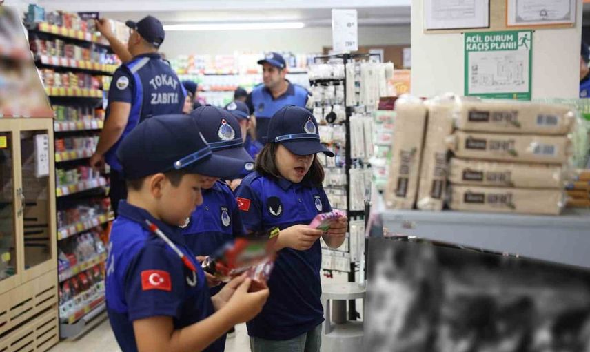 Tokat'ta minik zabıtalar hem denetim yaptı hem de eğlendi