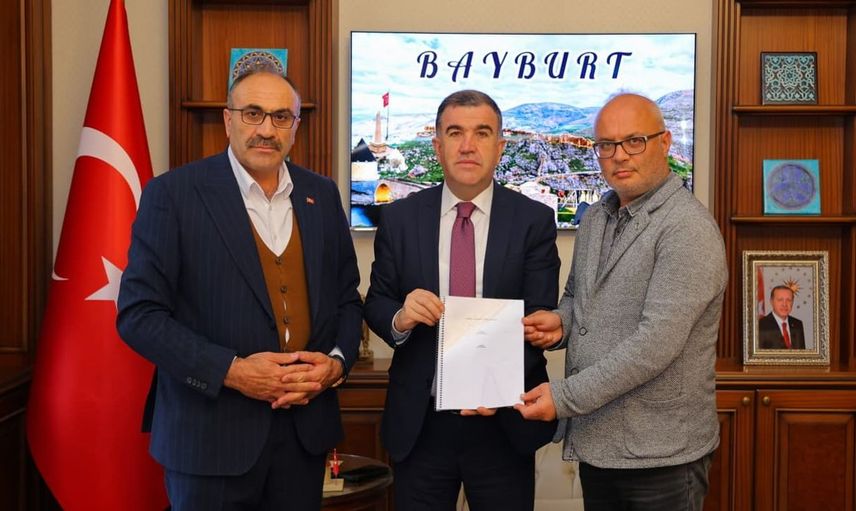 Bayburt'ta petrol potansiyelinin araştırılması için hazırlanan rapor Vali Eldivan'a sunuldu