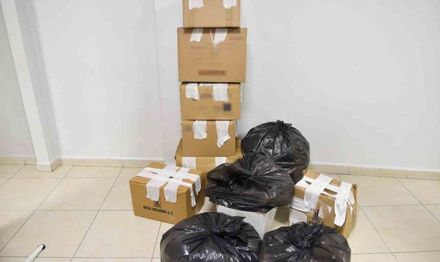 Adana'daki güzellik merkezinde yasadışı ilaçlar ve botoks malzemeleri ele geçirildi
