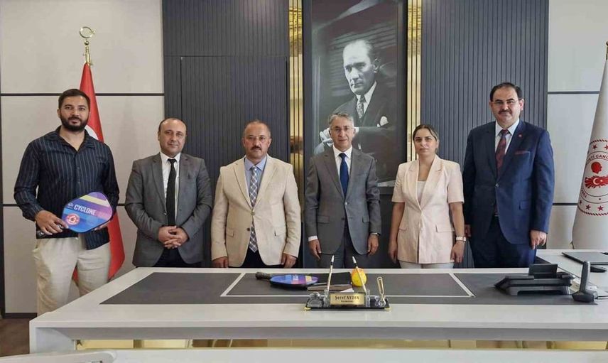Canik'te çocukları ve gençleri sporla buluşturacak pickleball projesi başladı