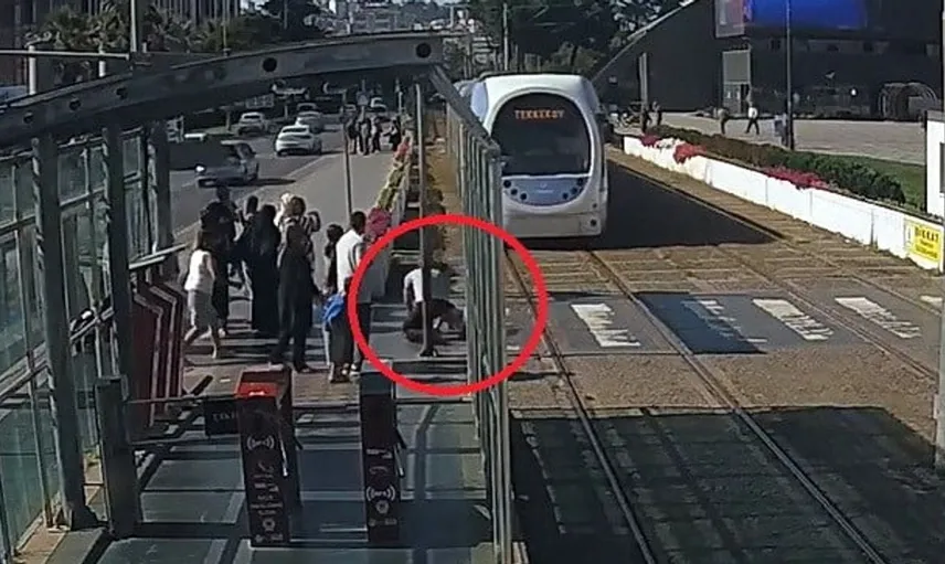 Samsun'da güvenlik görevlisi hızlı müdahale ile küçük kızın hayatını kurtardı