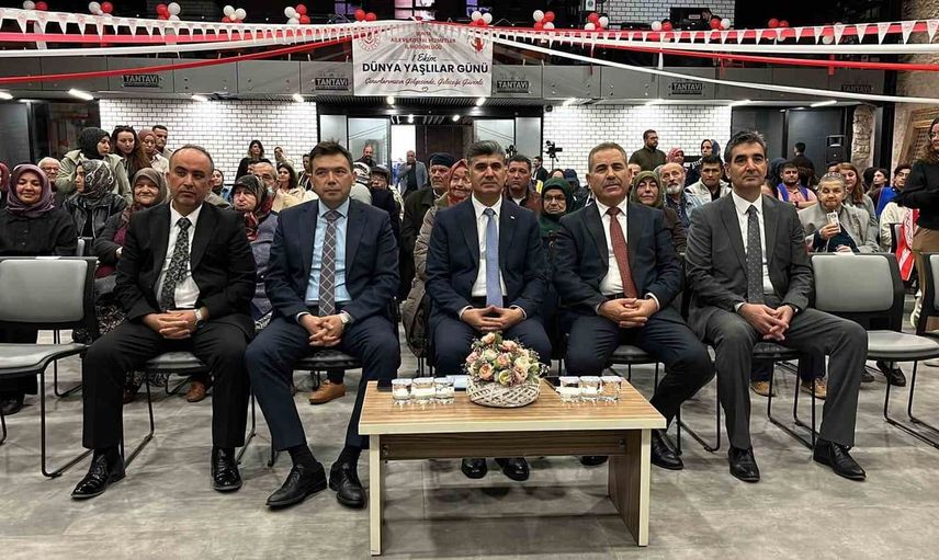 Konya’da dünya yaşlılar günü etkinliğiyle yaşlılar onurlandırıldı