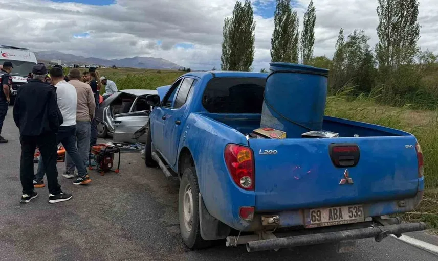 Bayburt'ta trafik kazası: 1 ölü, 4 yaralı