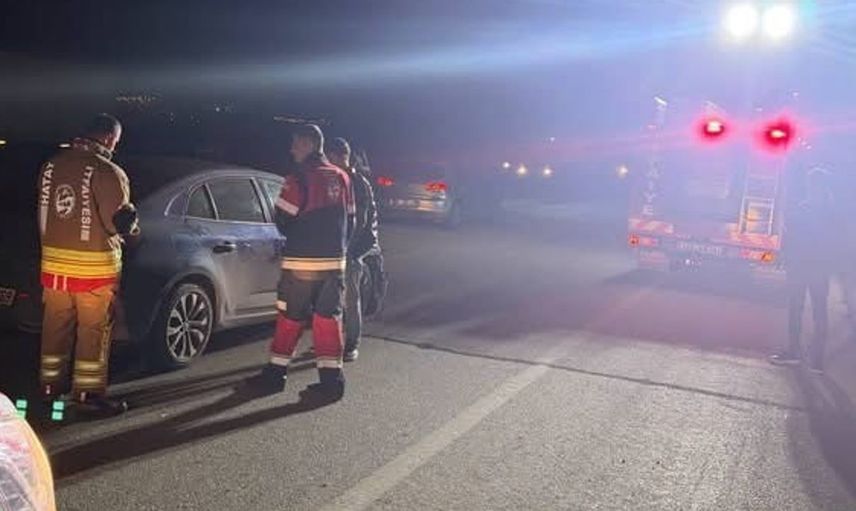 Kırıkhan'da otomobilin tarlaya uçması sonucu sürücü yaralandı