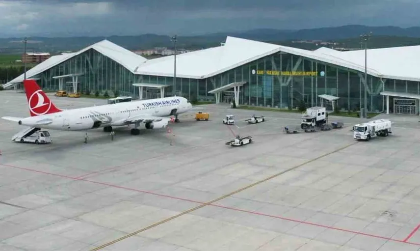 Kars Harakani Havalimanı yolcu trafiğinde rekor artış: Bakü seferleriyle yeni yüzler tanıdı