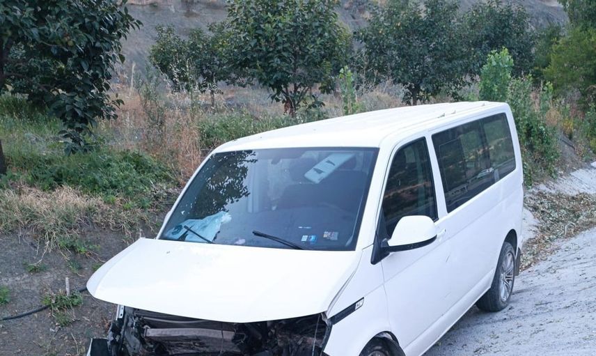 Adıyaman'da menfeze çarpan araçta sürücü yaralandı