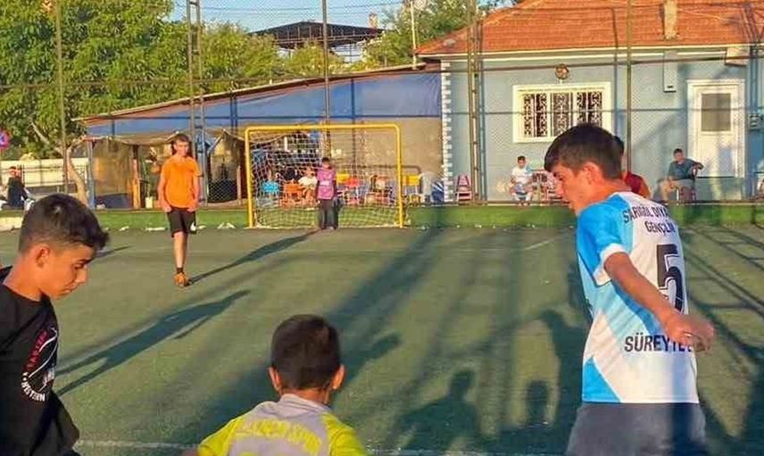 Kur'an kursu öğrencileri futbolla kardeşlik bağlarını güçlendiriyor