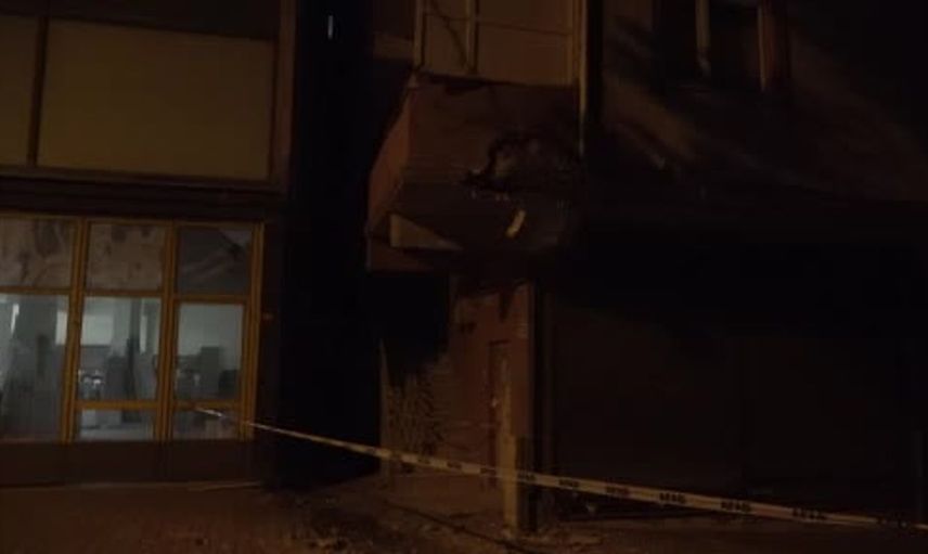 Ataşehir'de kamyonun binaya çarpması sonrası yapı mühürlendi