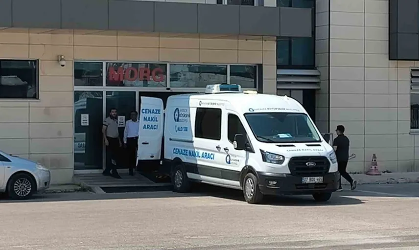 Antalya'daki kazada hayatını kaybeden çiftin cenazeleri ailelerine teslim edildi