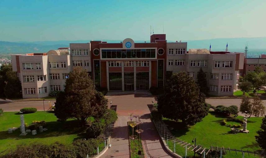 Aydın Adnan Menderes Üniversitesi'nde teknolojik altyapı yatırımları sürüyor