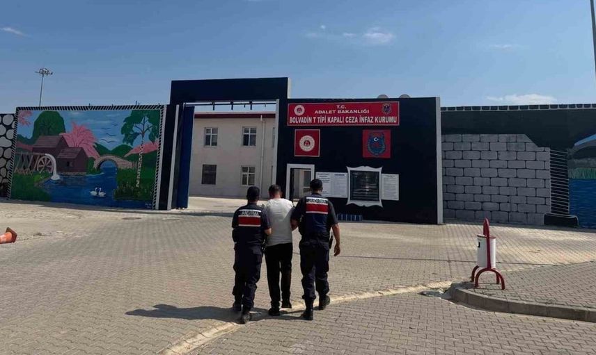 Afyonkarahisar’da 24 aranan kişi jandarma operasyonuyla yakalandı