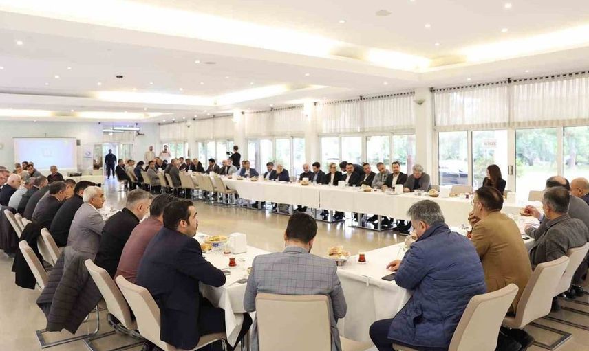 İzmir'de eğitimdeki gelişmeler değerlendirildi: Başkan Saygılı'nın EDP ziyareti