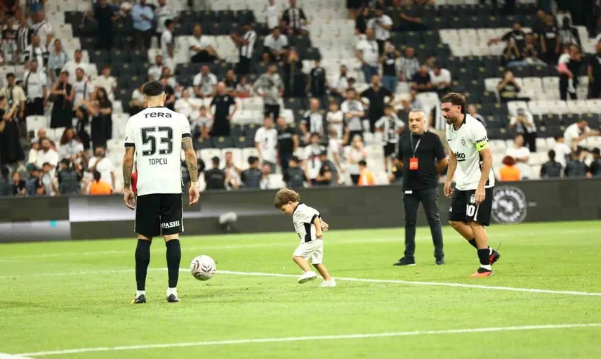 Beşiktaş, Hradec Kralove'yi evinde mağlup ederek play-off turuna yükseldi