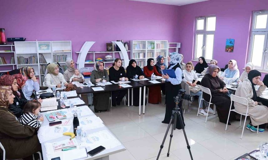 çocuklarda okuma kültürü için velilerle öğretmenler bir araya geldi
