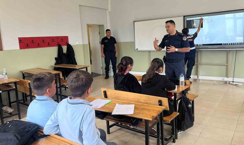 Bilecik'te öğrencilere güvenlik ve siber güvenlik eğitimi verildi
