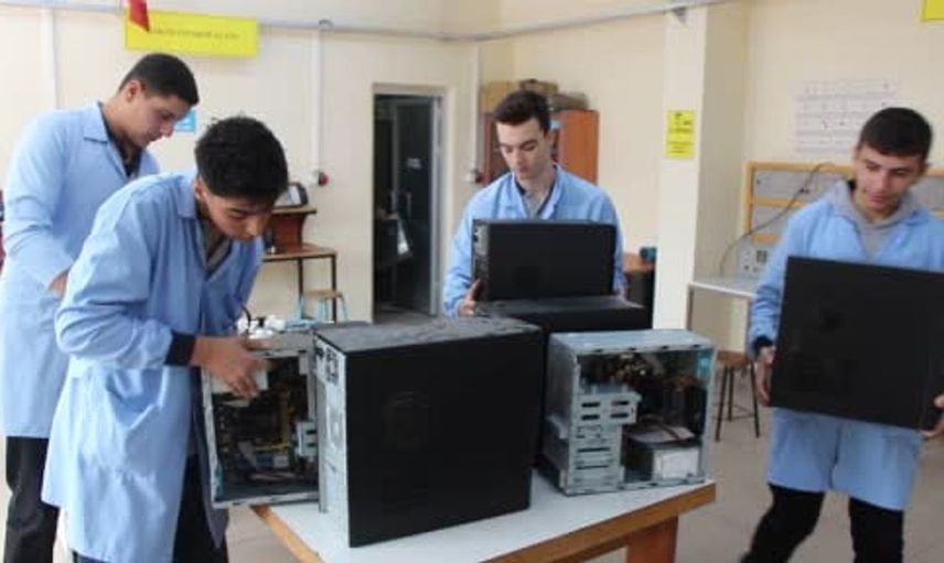 Meslek lisesi öğrencileri elektronik atıkları değerlendiriyor: Hedef köy okulu bilgisayar laboratuvarı