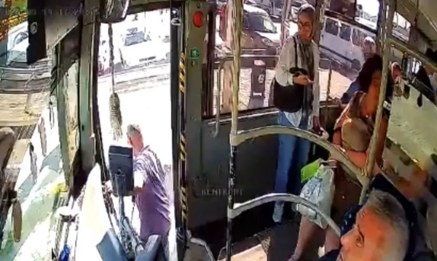 Edirne'de minibüs şoförü, hastalanan yolcuyu hastaneye yetiştirdi