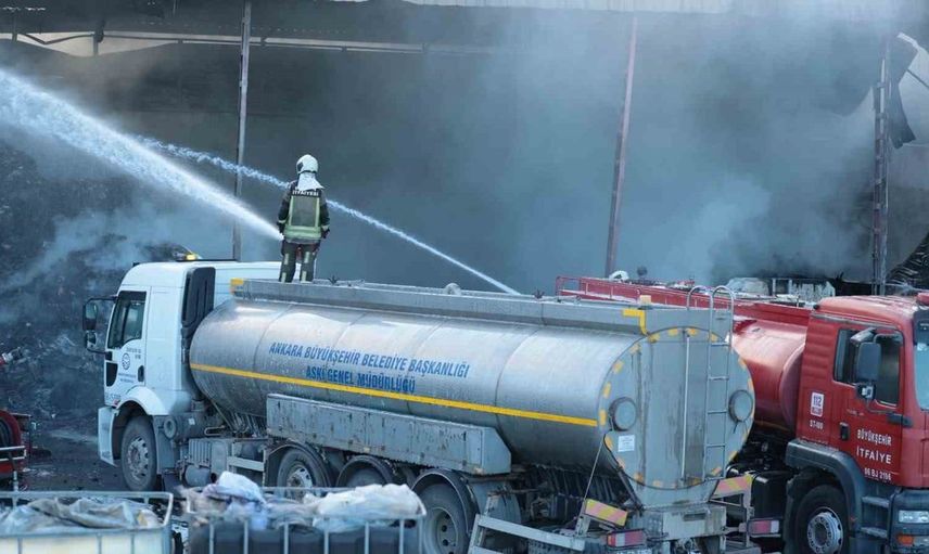 Kahramankazan'da geri dönüşüm merkezinde yangın paniği