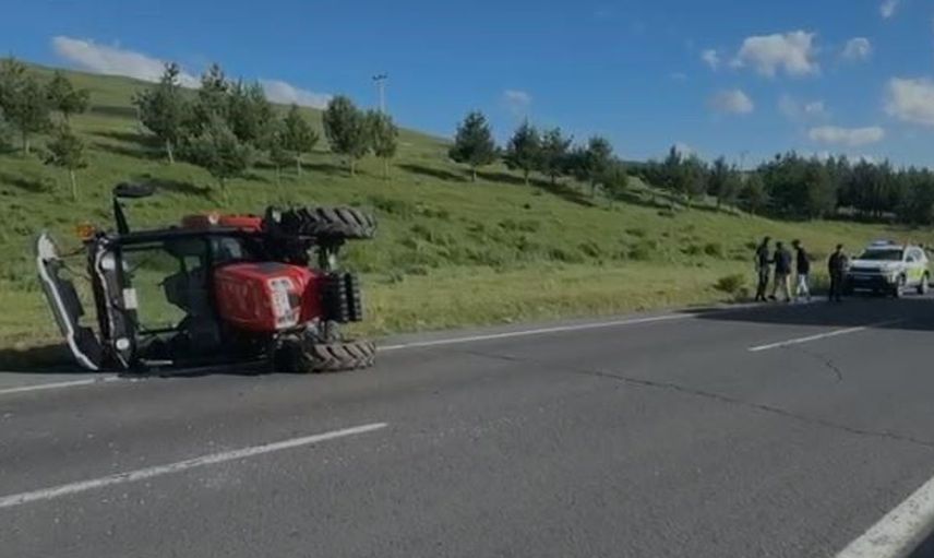 Ardahan'da devrilen traktörde sürücü hafif yaralandı