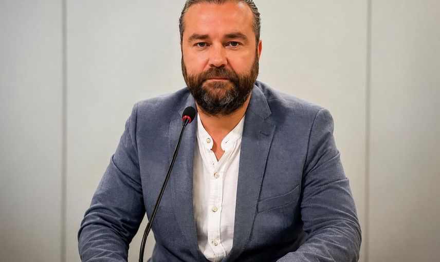 Gazeteciler mesleklerinin geleceği için yasa istiyor