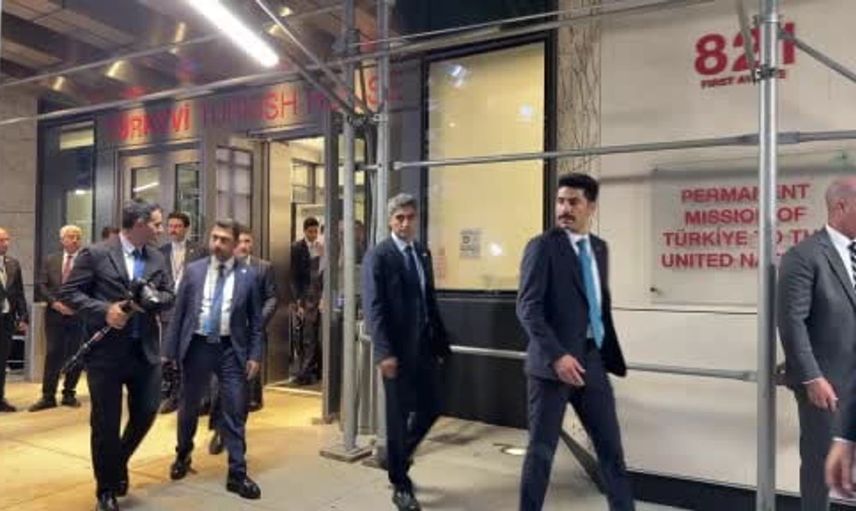 Cumhurbaşkanı Erdoğan, Trump ile buluşma öncesi Türkevi'nden ayrıldı