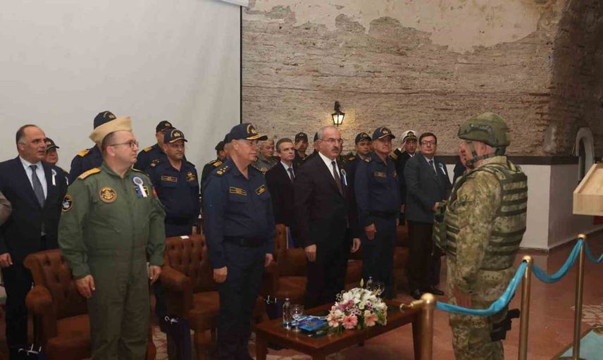 Çanakkale’de 3. amfibi deniz piyade tugayının sancak tevcih töreni yapıldı